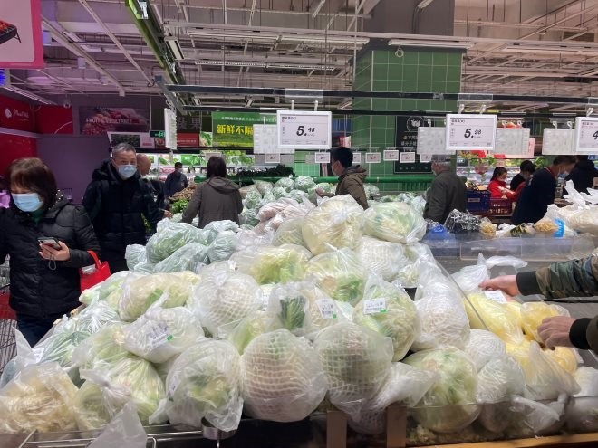 零售“抗疫”迎大考 保供穩(wěn)價，人員短缺成巨大挑戰(zhàn)